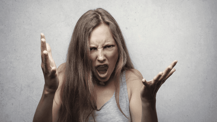 adolescente-crise-colere