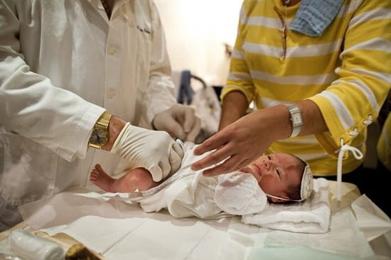 circoncision-bebe-confession-juive