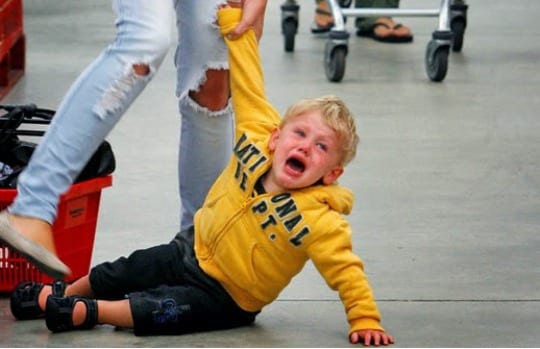 crise-colere-enfant-supermarche