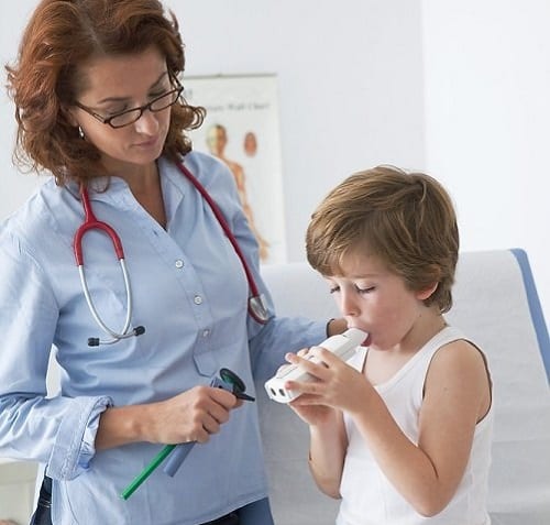 infirmiere-specialisee-asthme-enfant