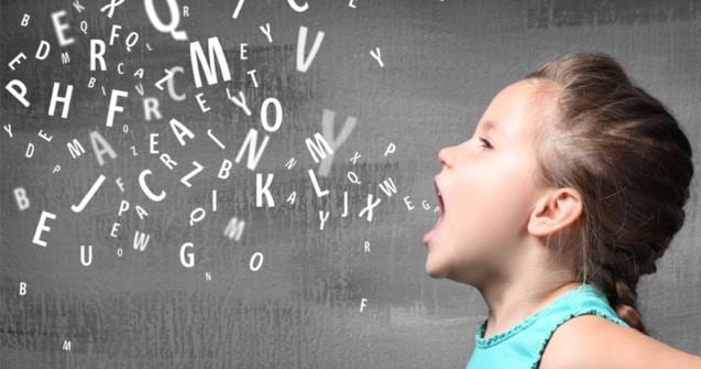 lettres-sortant-bouche-fillette