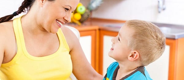 mere-enfant-heureux-relation-confortable