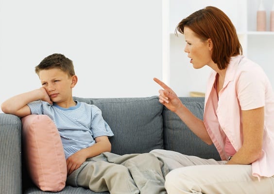 mere-reprimande-enfant-5-ans