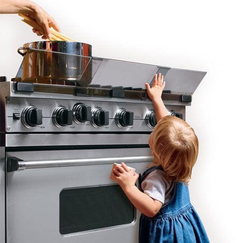 protege-cuisiniere-bebe