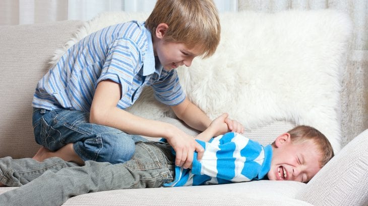 enfant-tyran-violente-frere