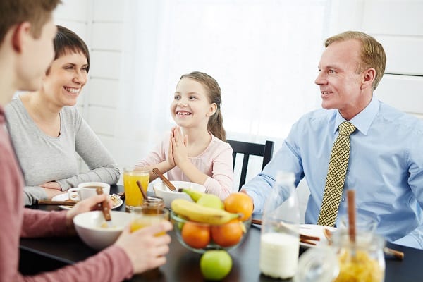 petit-dejeuner-famille