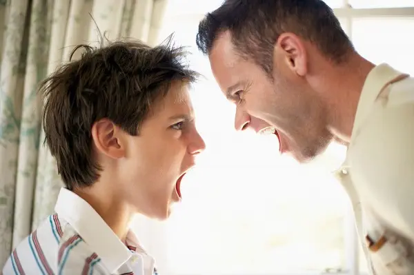 dispute-pere-fils-preadolescent